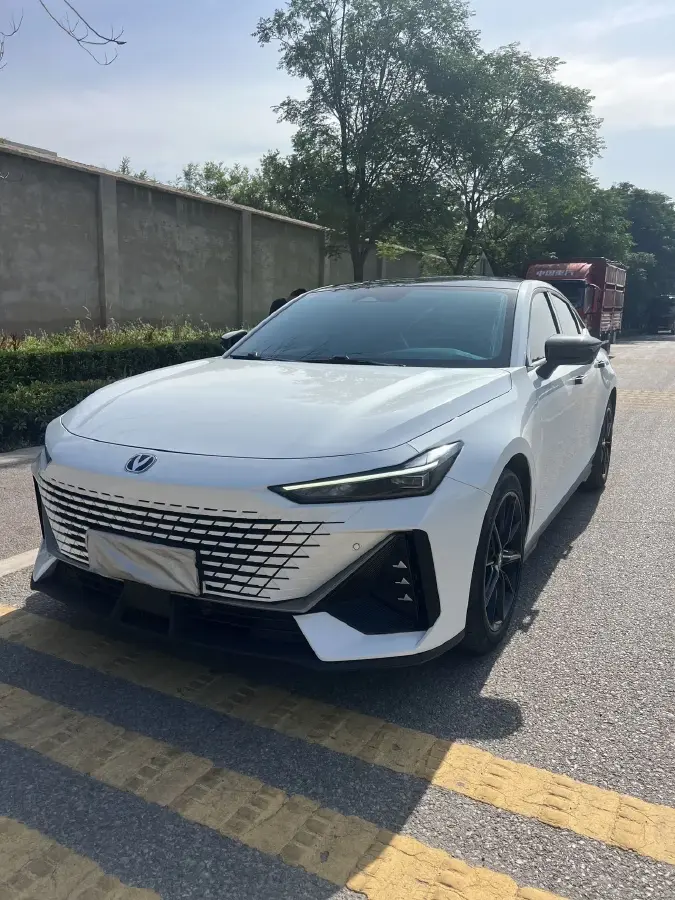 2023 ChangAn UNI-V 1.5T 188HP L4 7DCT