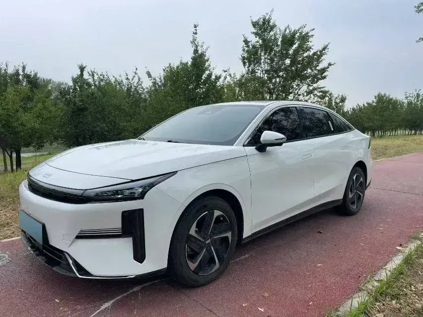 2023 Geely Galaxy L6 1.5T 163HP L4 3DHT PHEV