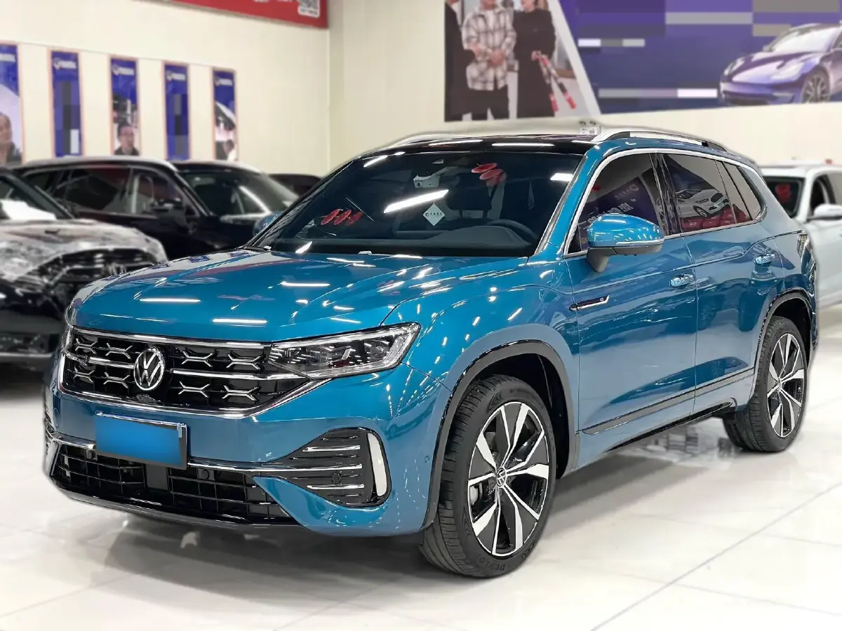 2023 Volkswagen Tayron 2.0T 220HP L4 7DCT