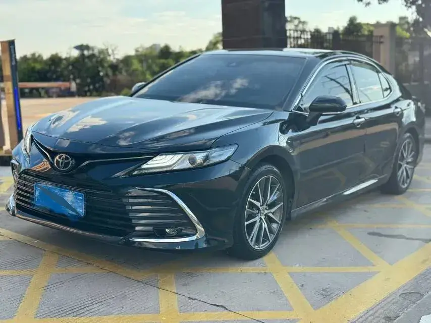 2021 Toyota Camry 2.5L 209HP L4 8AT