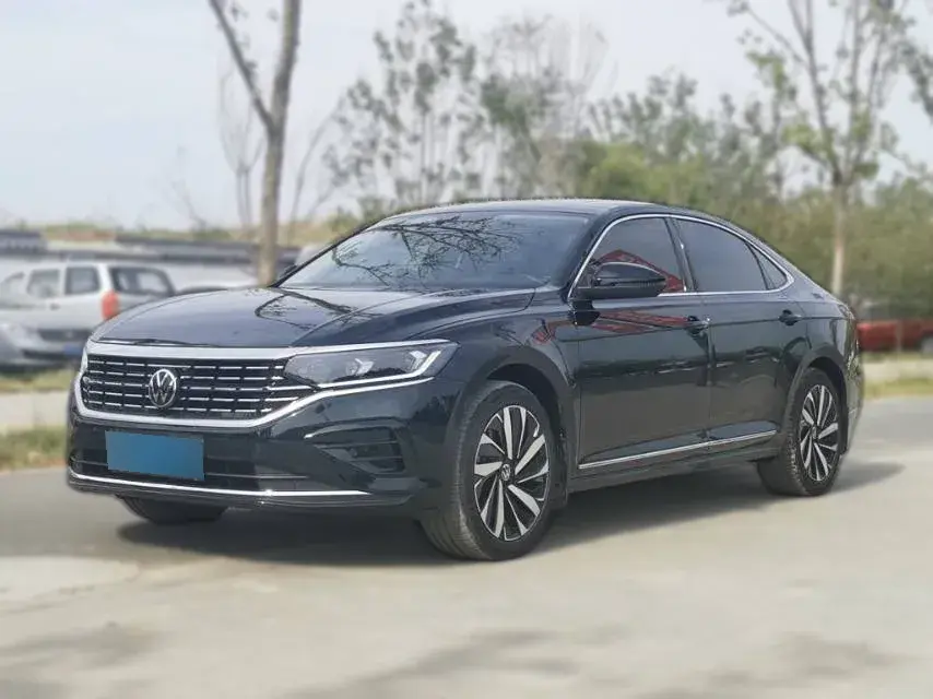 2023 Volkswagen Passat 2.0T 186HP L4 7DCT