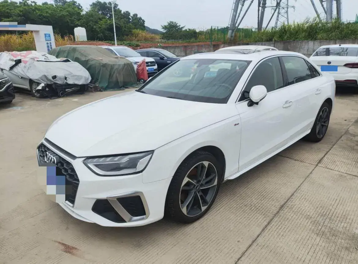 2022 Audi A4L 2.0T 190HP L4 7DCT