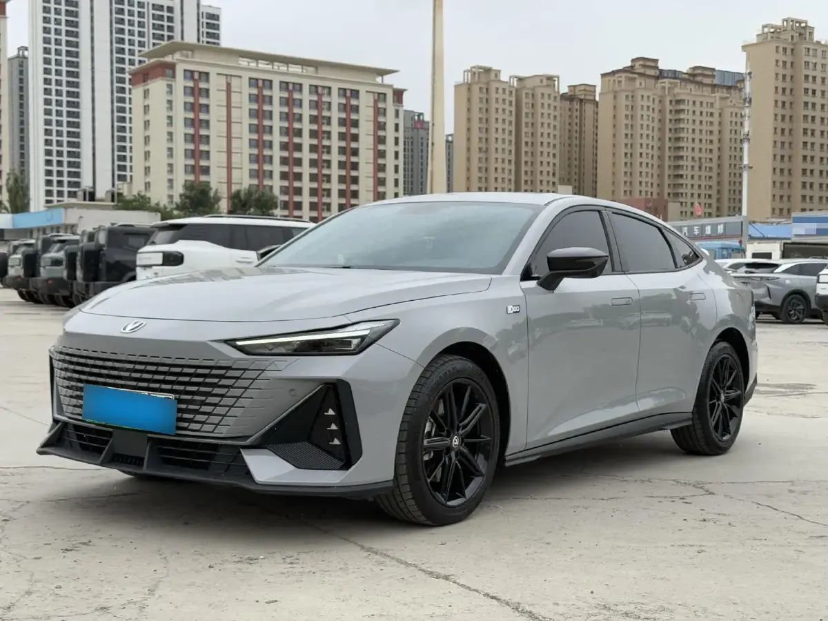 2023 ChangAn UNI-V iDD 1.5T 170HP L4 6TCT PHEV 18.4KWH