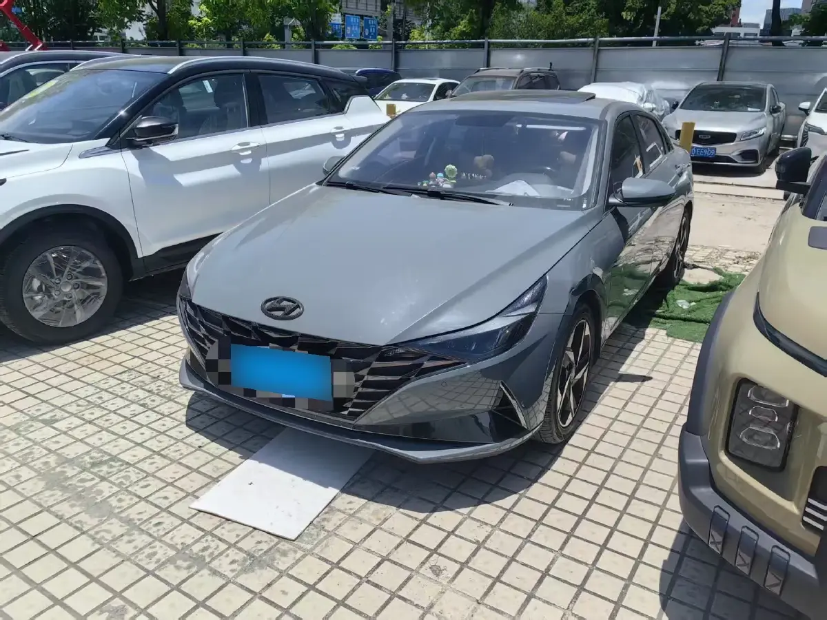 2022 Hyundai Elantra 1.5L 115HP L4 CVT