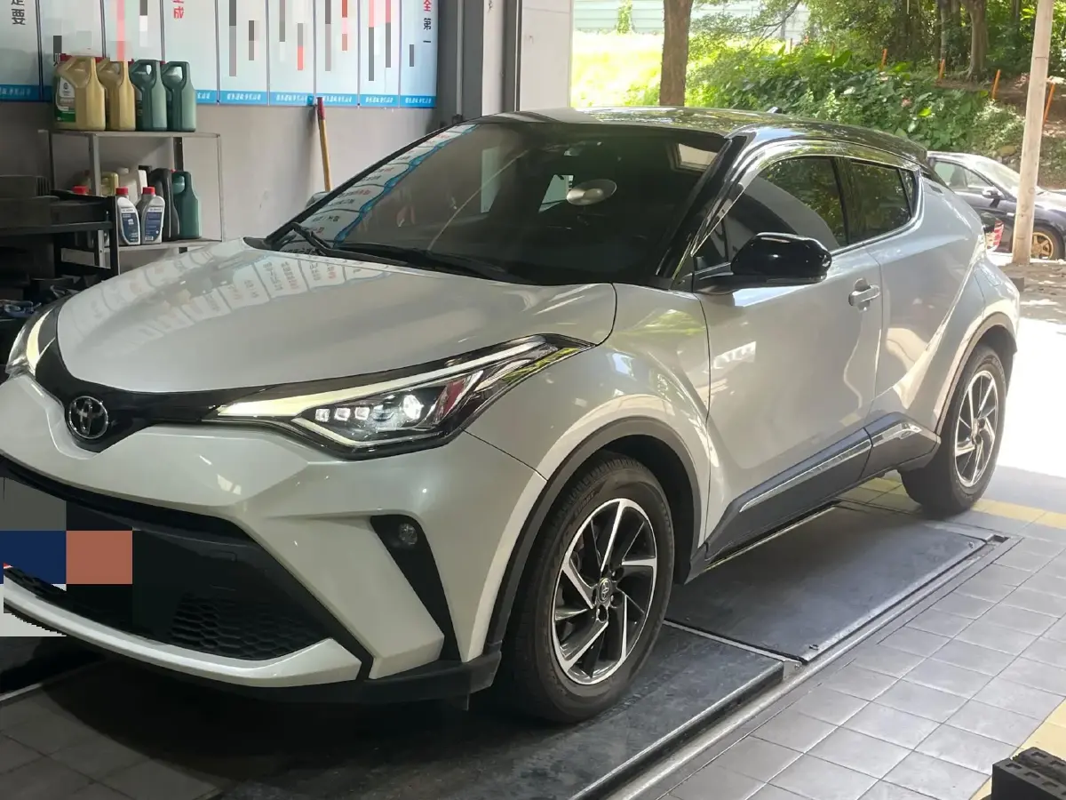 2023 Toyota C-HR 2.0L 171HP L4 CVT