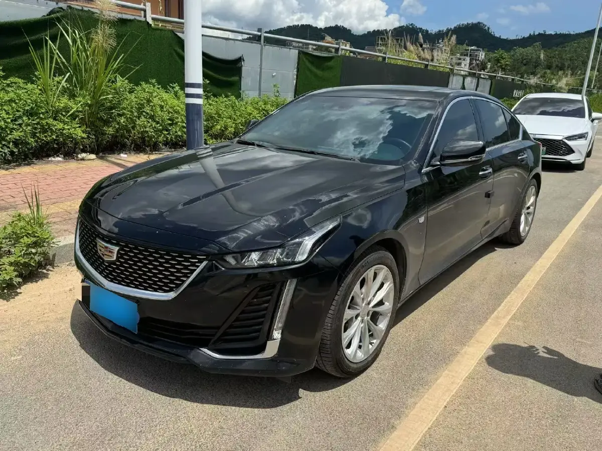 2023 Cadillac CT5 2.0T 237HP L4 10AT