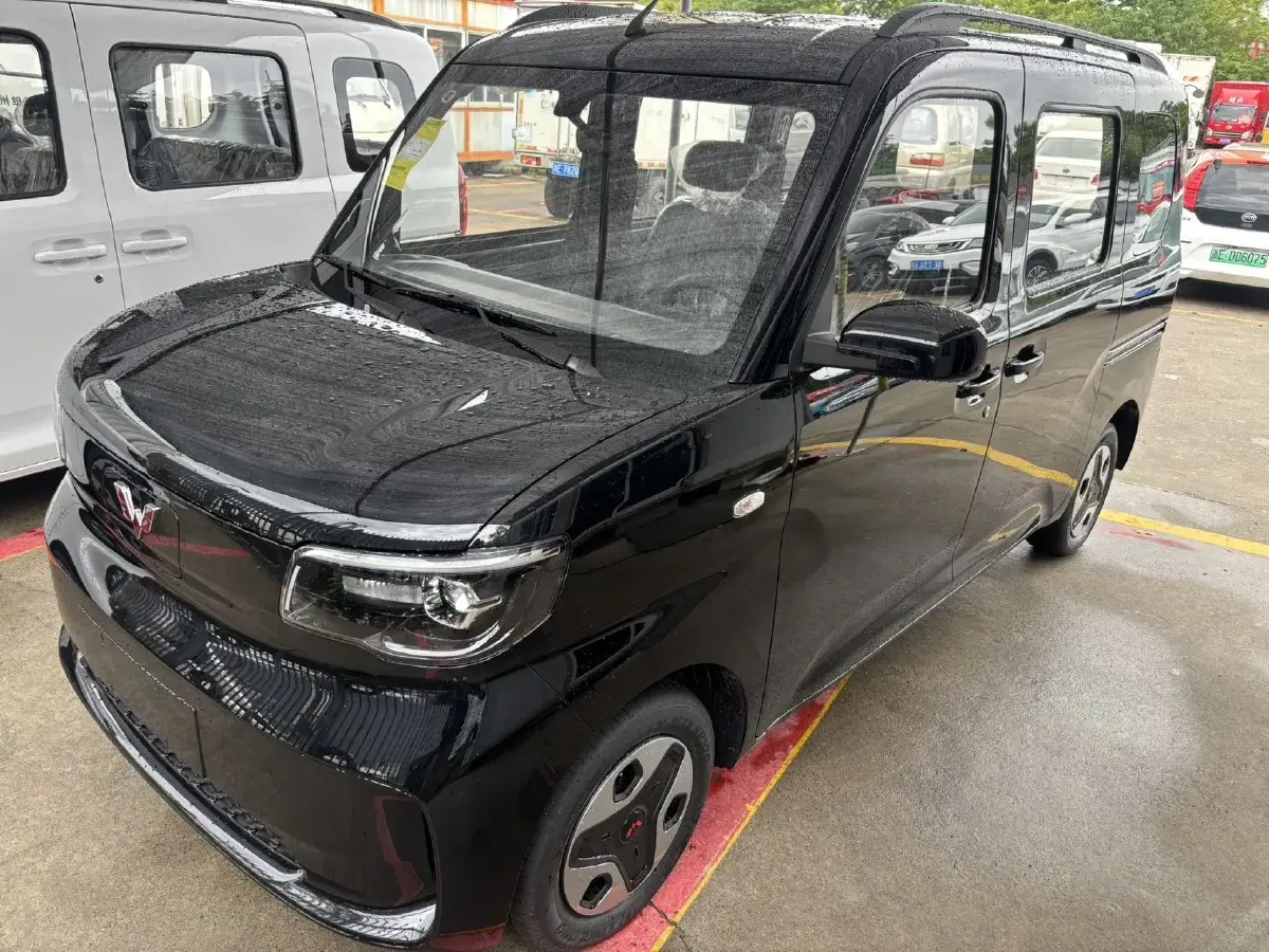 2025 WuLing ZhiGuang BEV 17.7KWH