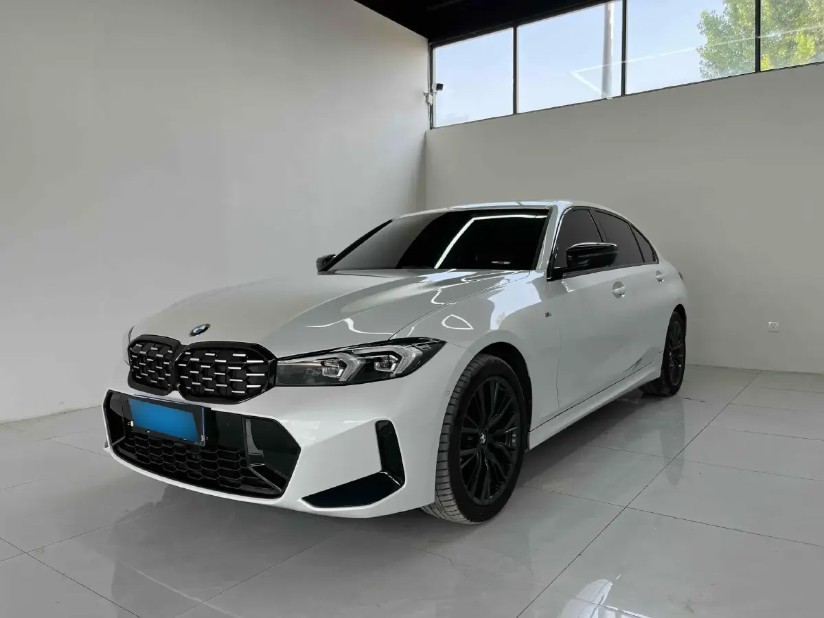 2024 BMW 3 Series 2.0T 184HP L4 8AT