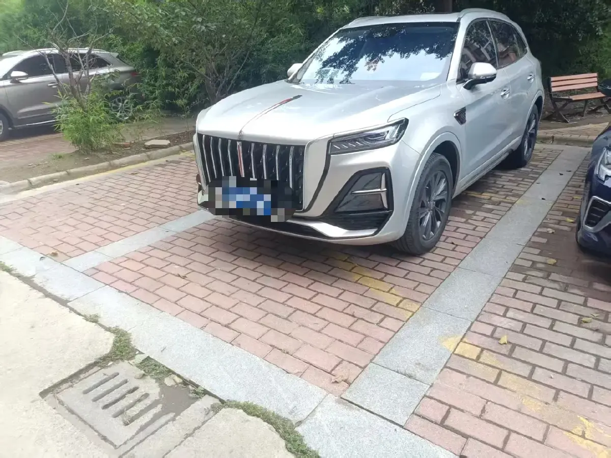 2023 HongQi HS5 2.0T 252HP L4 8AT