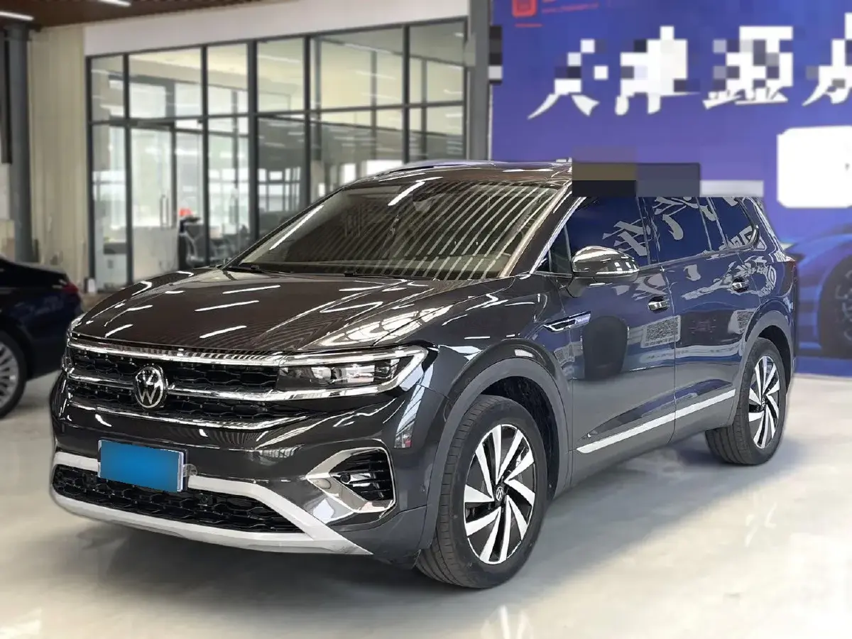 2022 Volkswagen Talagon 2.0T 220HP L4 7DCT