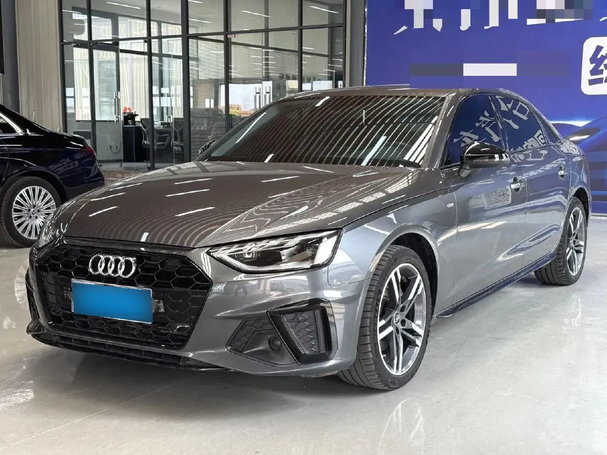 2022 Audi A4L 2.0T 190HP L4 7DCT