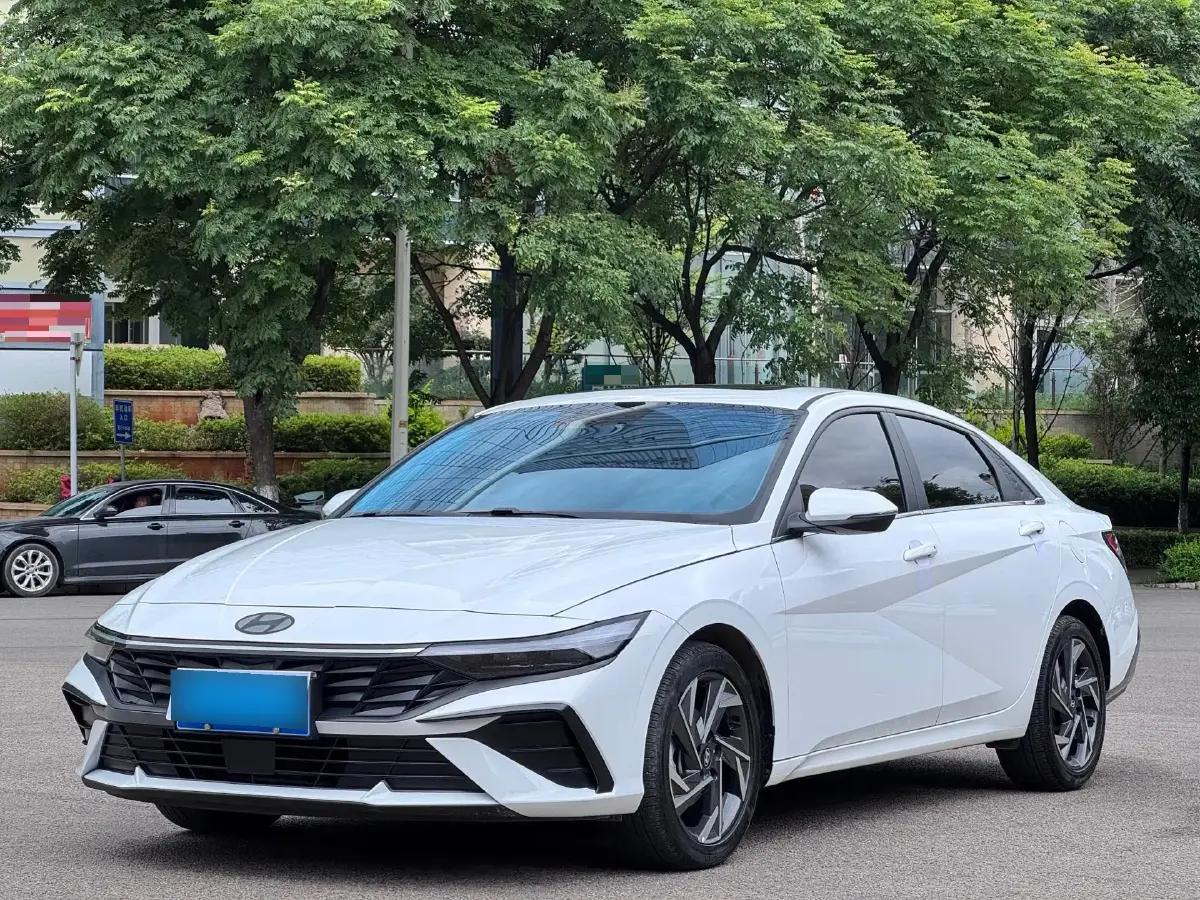 2023 Hyundai Elantra 1.5L 115HP L4 CVT