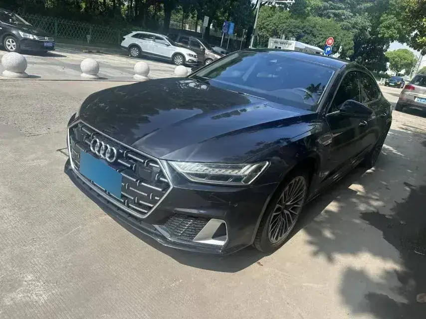 2024 Audi A7L 2.0T 245HP L4 7DCT