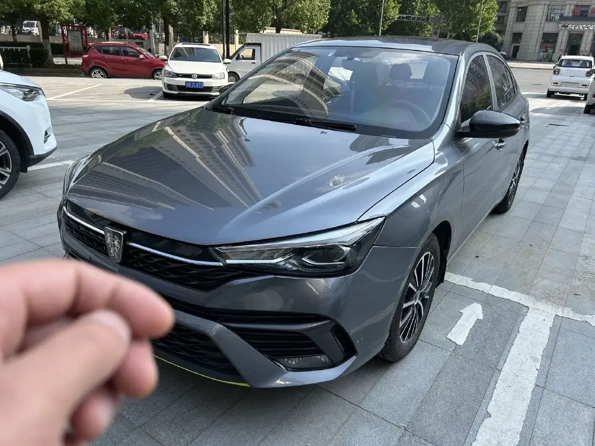 2021 Roewe i5 1.5L 120HP L4 CVT