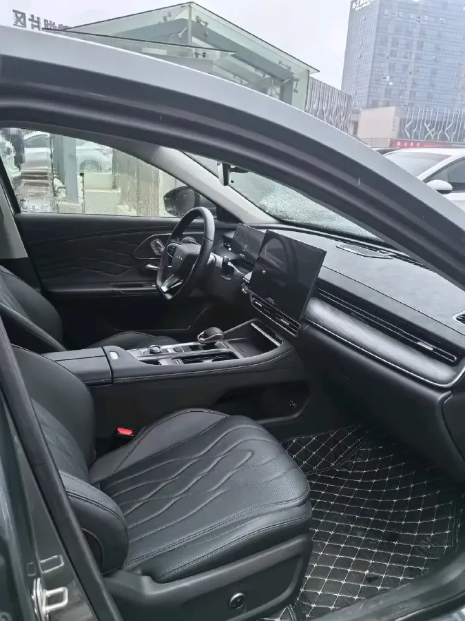 2025 Chery Arrizo 8 Pro 1.6T 197HP L4 7DCT,autocango,china used car exporter,china ev exporter,chinese used car exporter,chinese used ev exporter