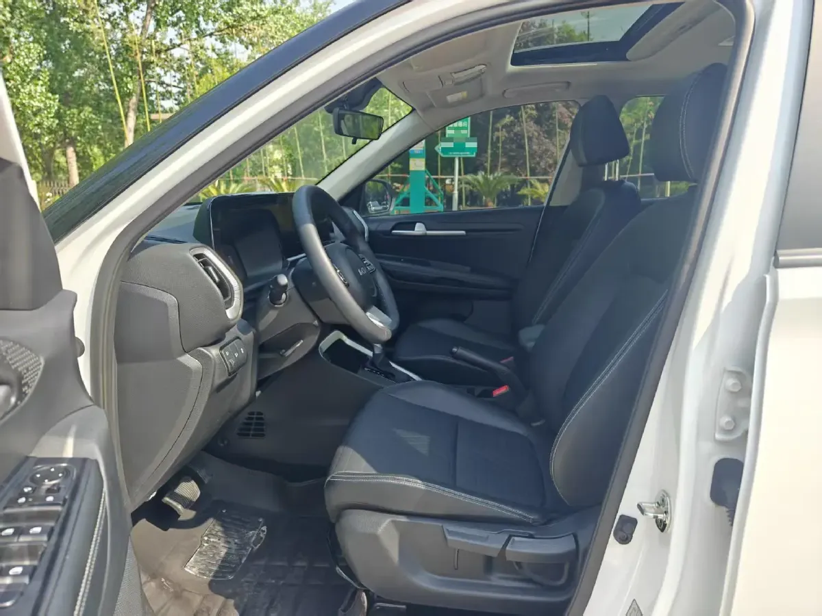 2024 Kia Sonet 1.5L 115HP L4 CVT,autocango,china used car exporter,china ev exporter,chinese used car exporter,chinese used ev exporter