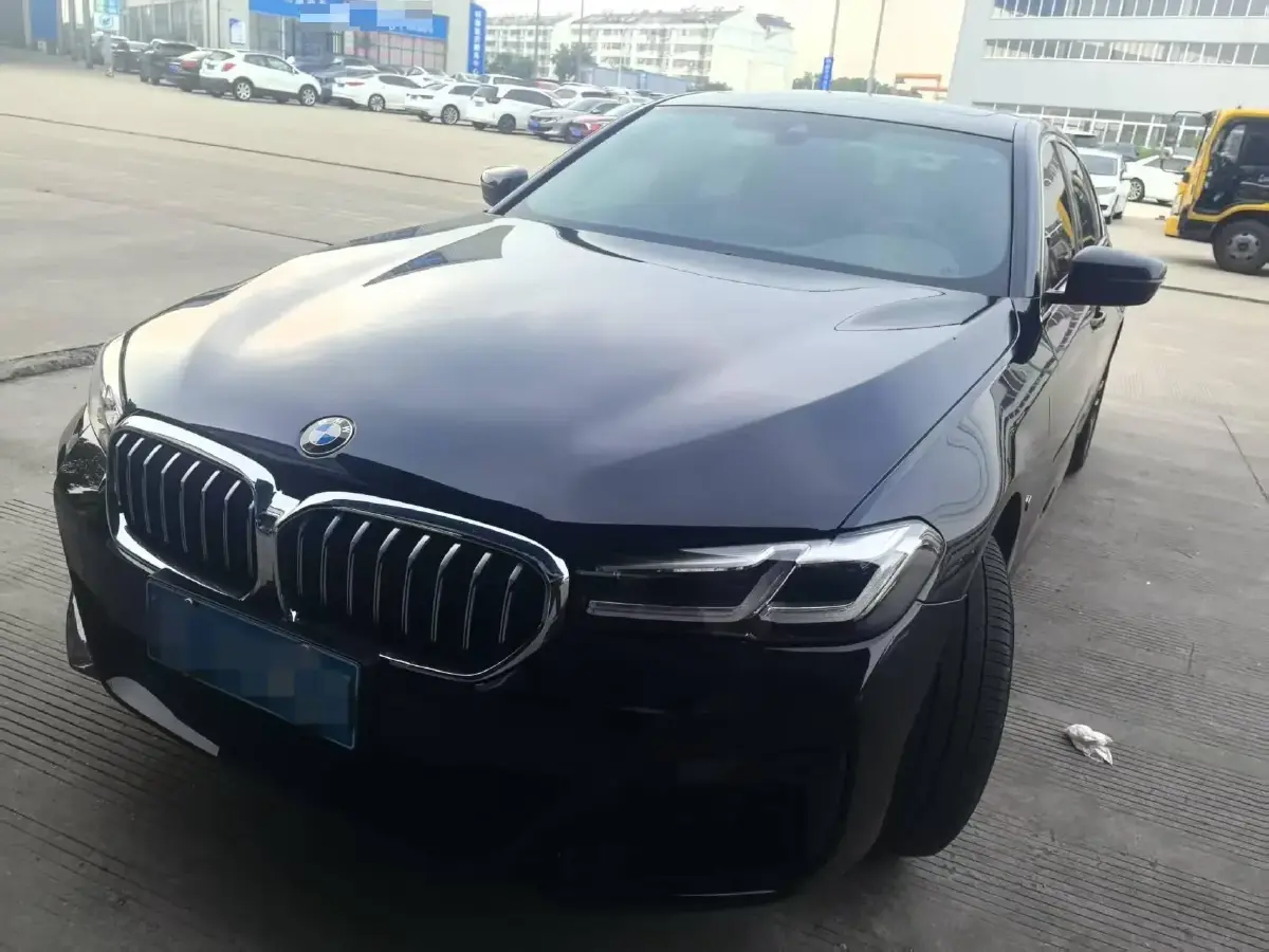 2022 BMW 5 Series 2.0T 184HP L4 8AT