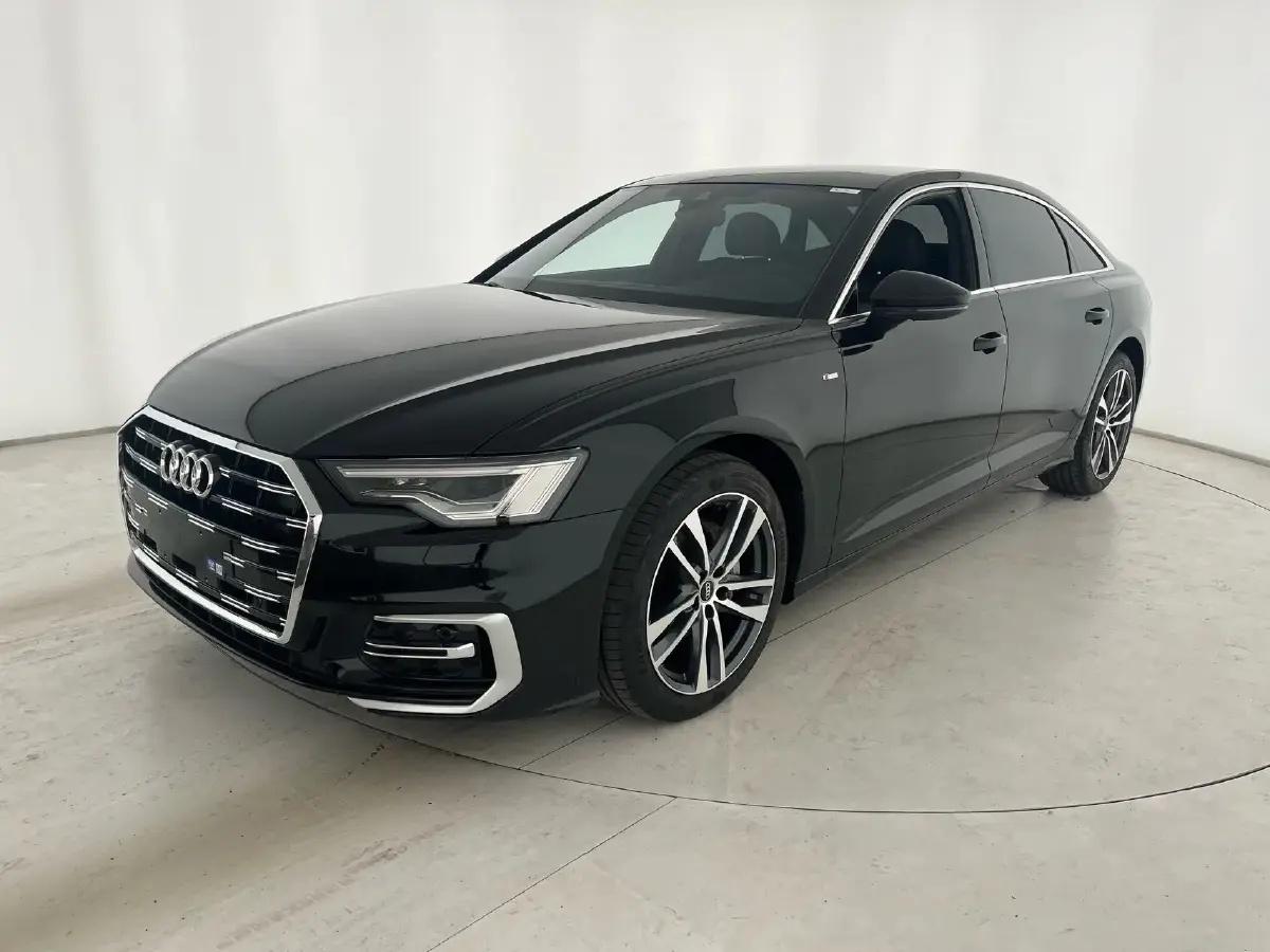 2024 Audi A6L 2.0T 190HP L4 7DCT