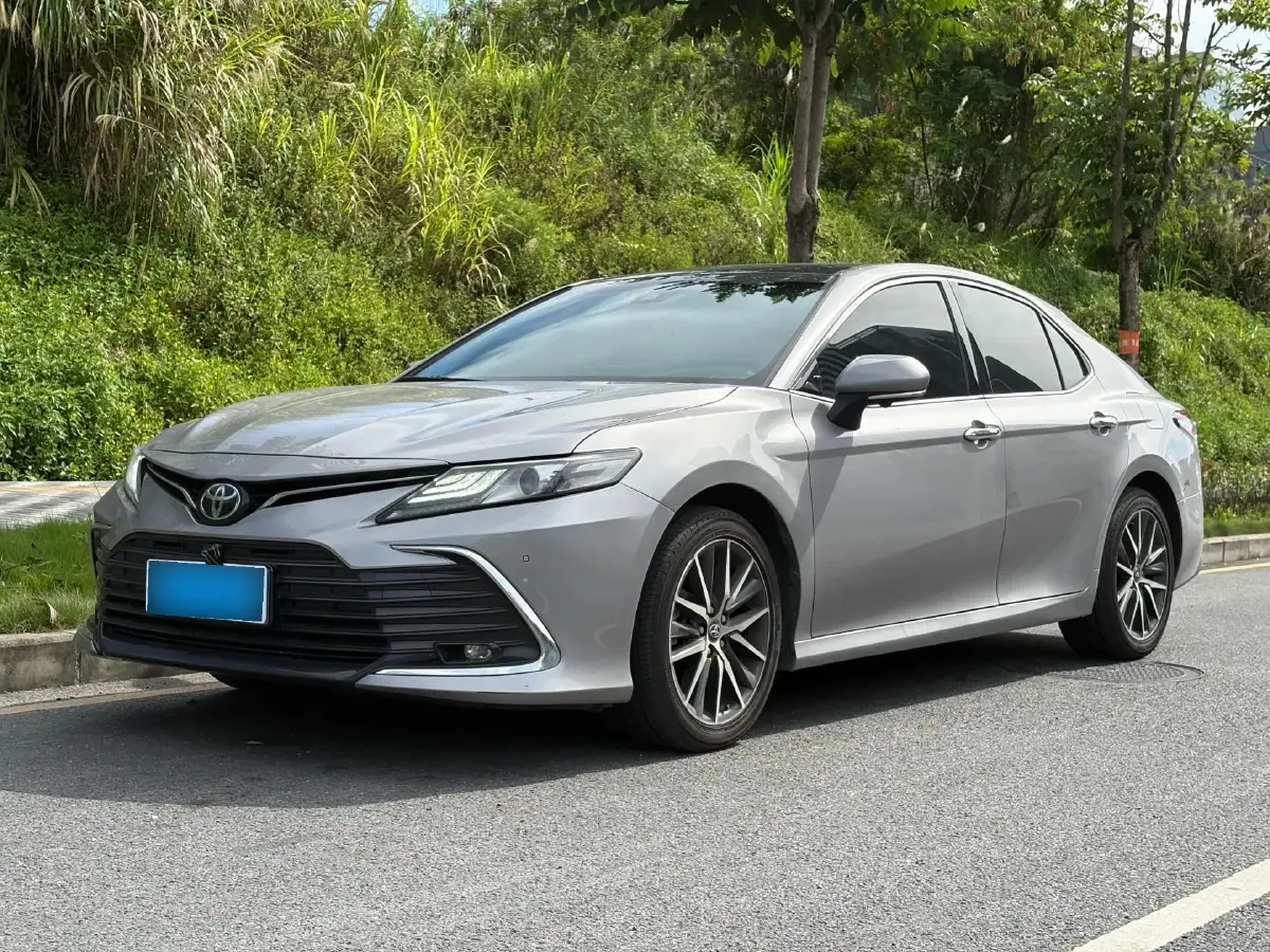 2021 Toyota Camry 2.5L 209HP L4 8AT