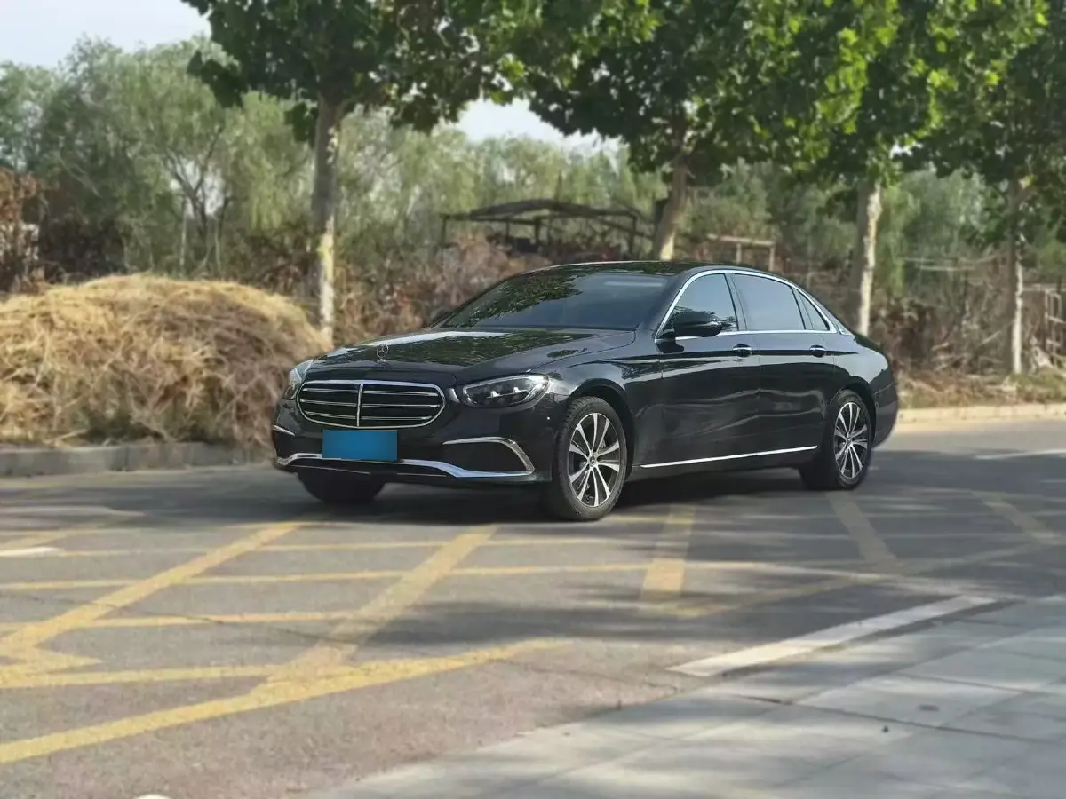 2022 Mercedes-Benz E Class 2.0T 211HP L4 9AT PHEV 25.4KWH