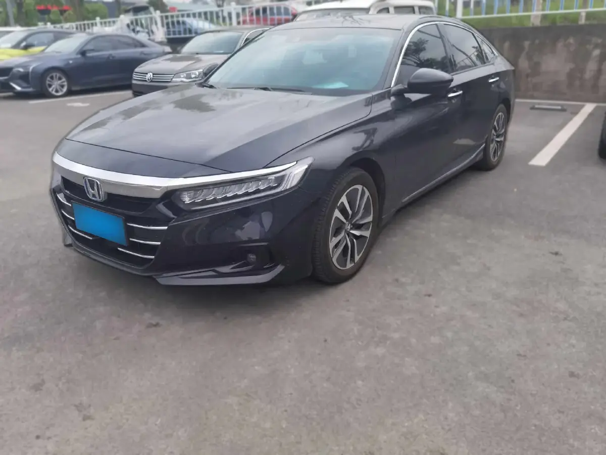 2022 Honda Accord 2.0L 146HP L4 E-CVT Hybrid