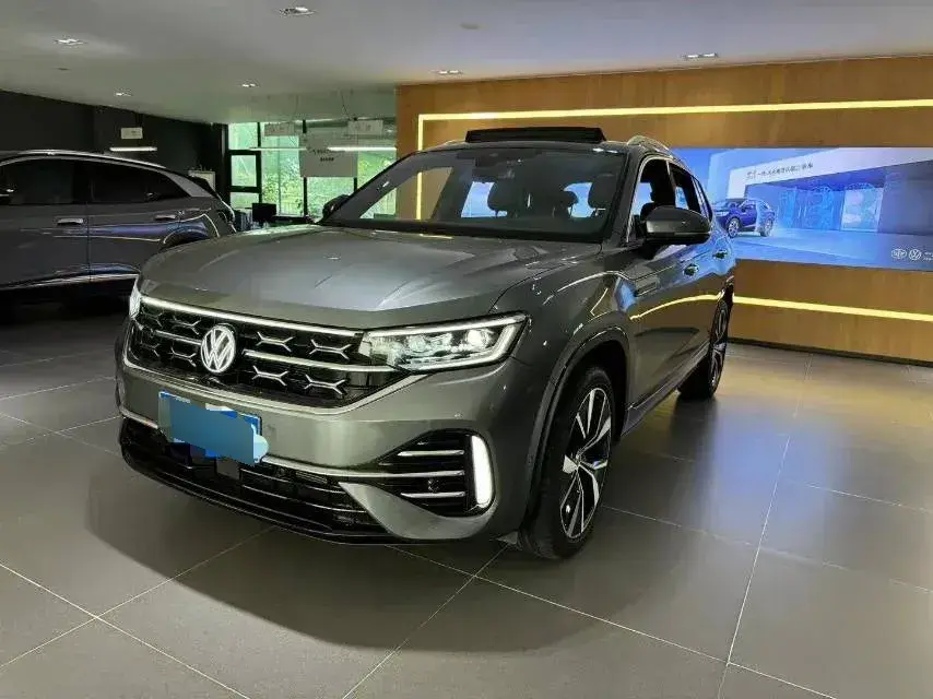 2024 Volkswagen Tayron 2.0T 220HP L4 7DCT