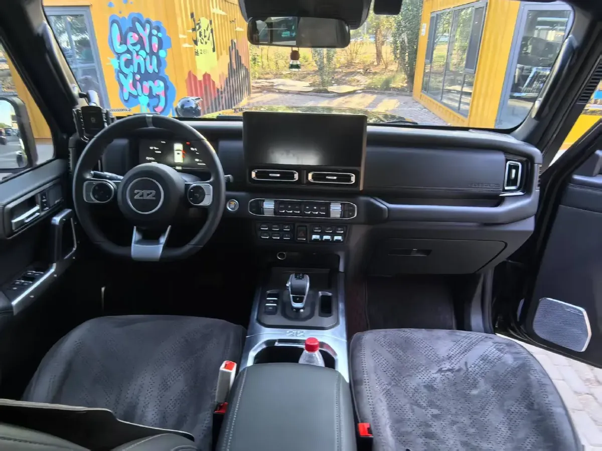 2025 212 212 T01 2.0T 252HP L4 8AT,autocango,china used car exporter,china ev exporter,chinese used car exporter,chinese used ev exporter