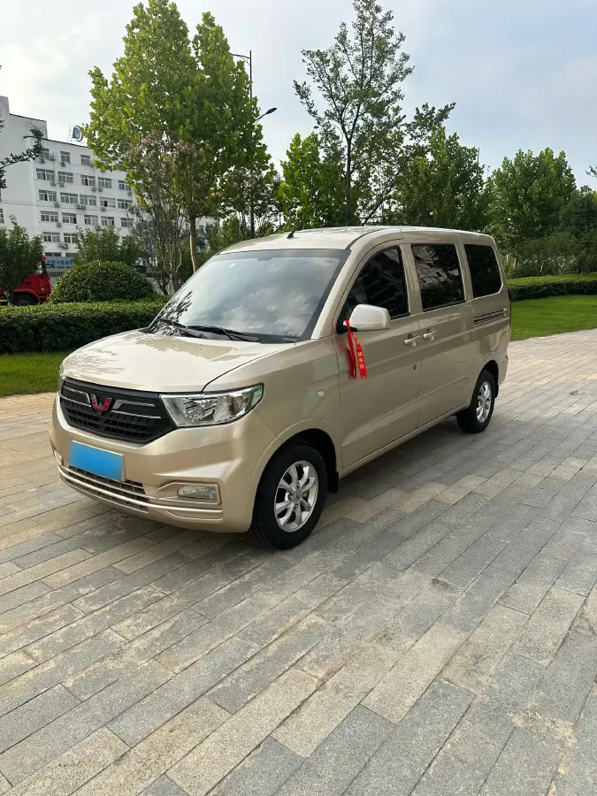 2022 WuLing HongGuang V 1.2L 76HP L4 5MT