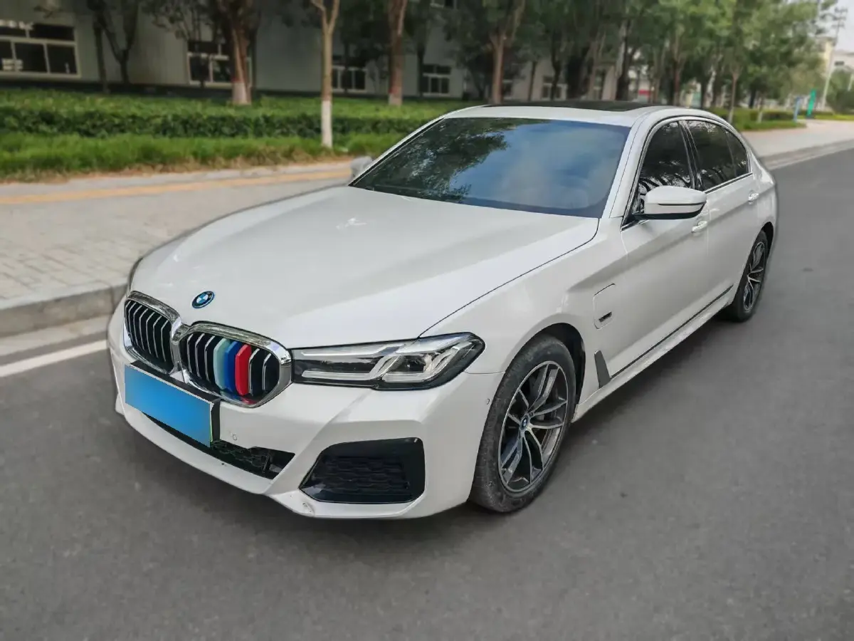 2022 BMW 5 Series 2.0T 184HP L4 8AT PHEV 17.7KWH