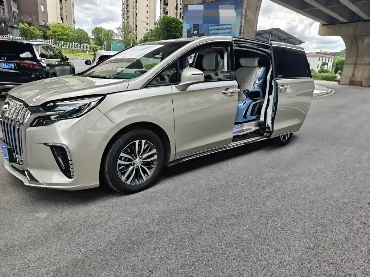 2022 Buick GL8 2.0T 237HP L4 9AT