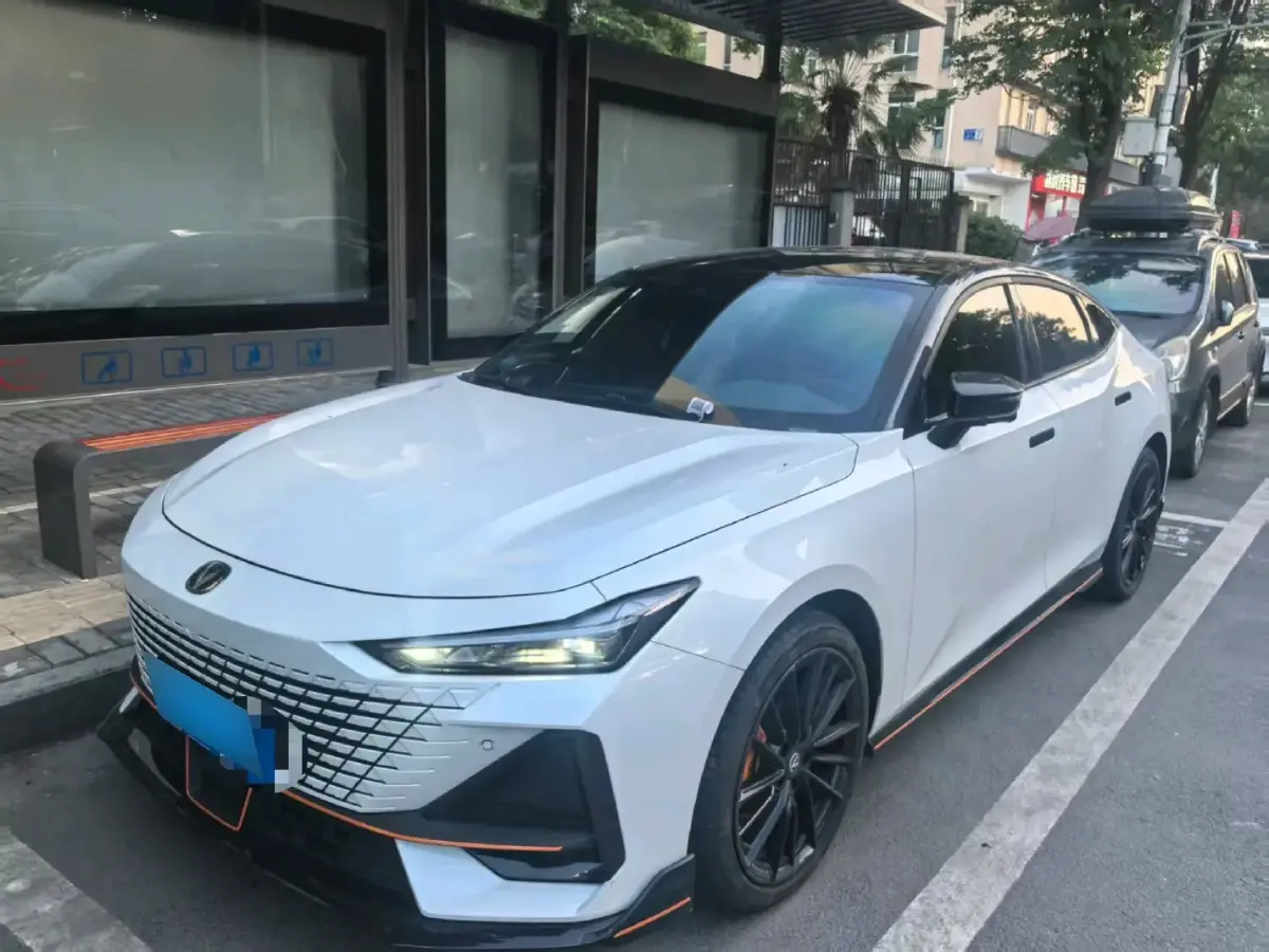 2023 ChangAn UNI-V 1.5T 188HP L4 7DCT