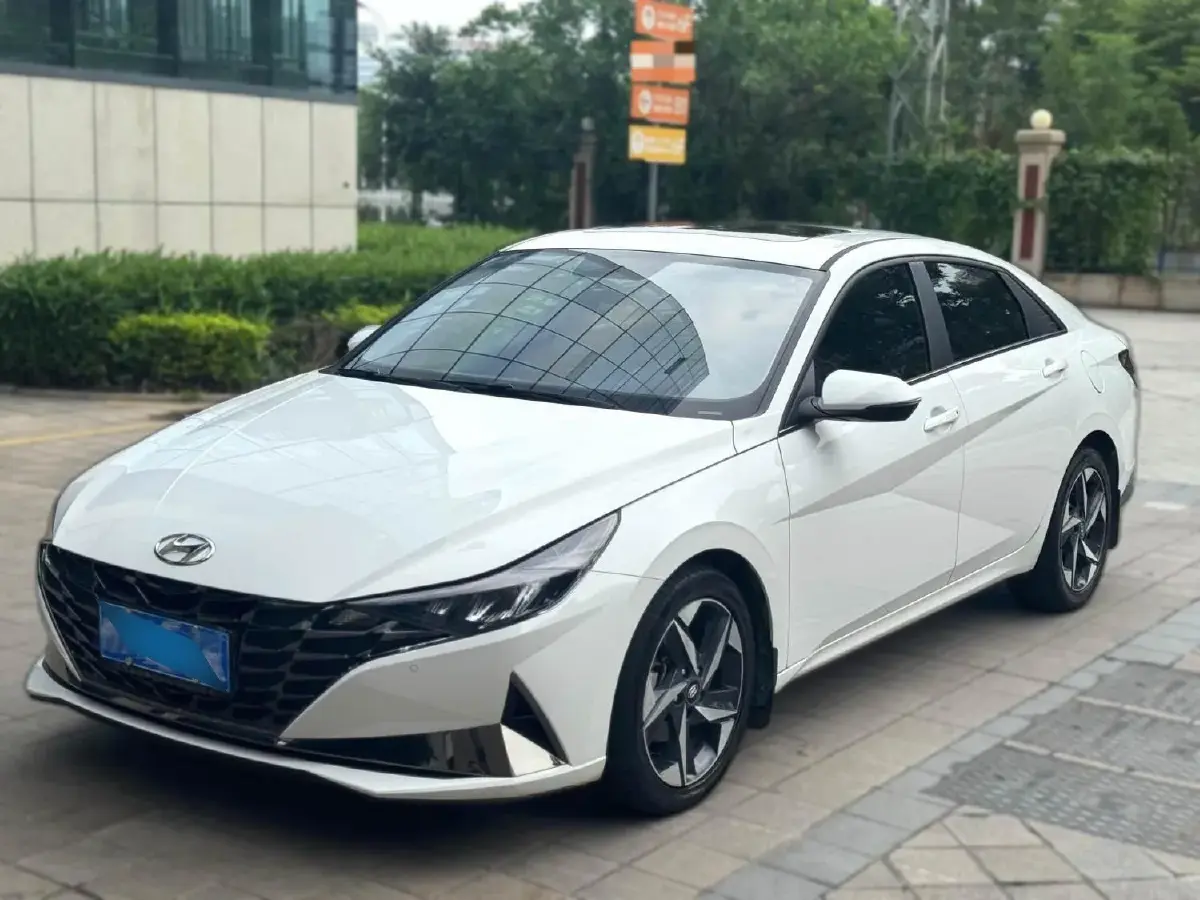 2022 Hyundai Elantra 1.5L 115HP L4 CVT