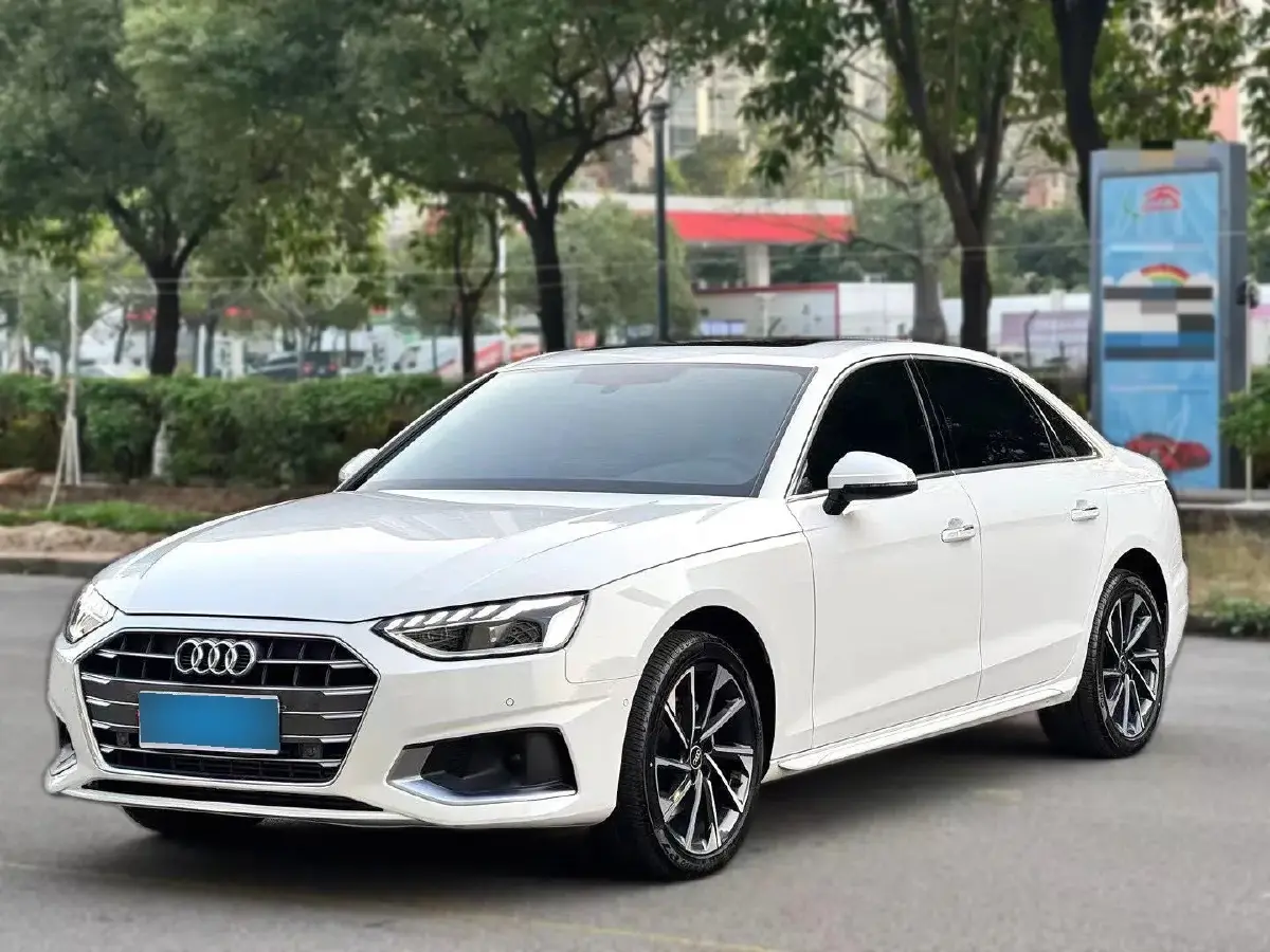 2023 Audi A4L 2.0T 190HP L4 7DCT