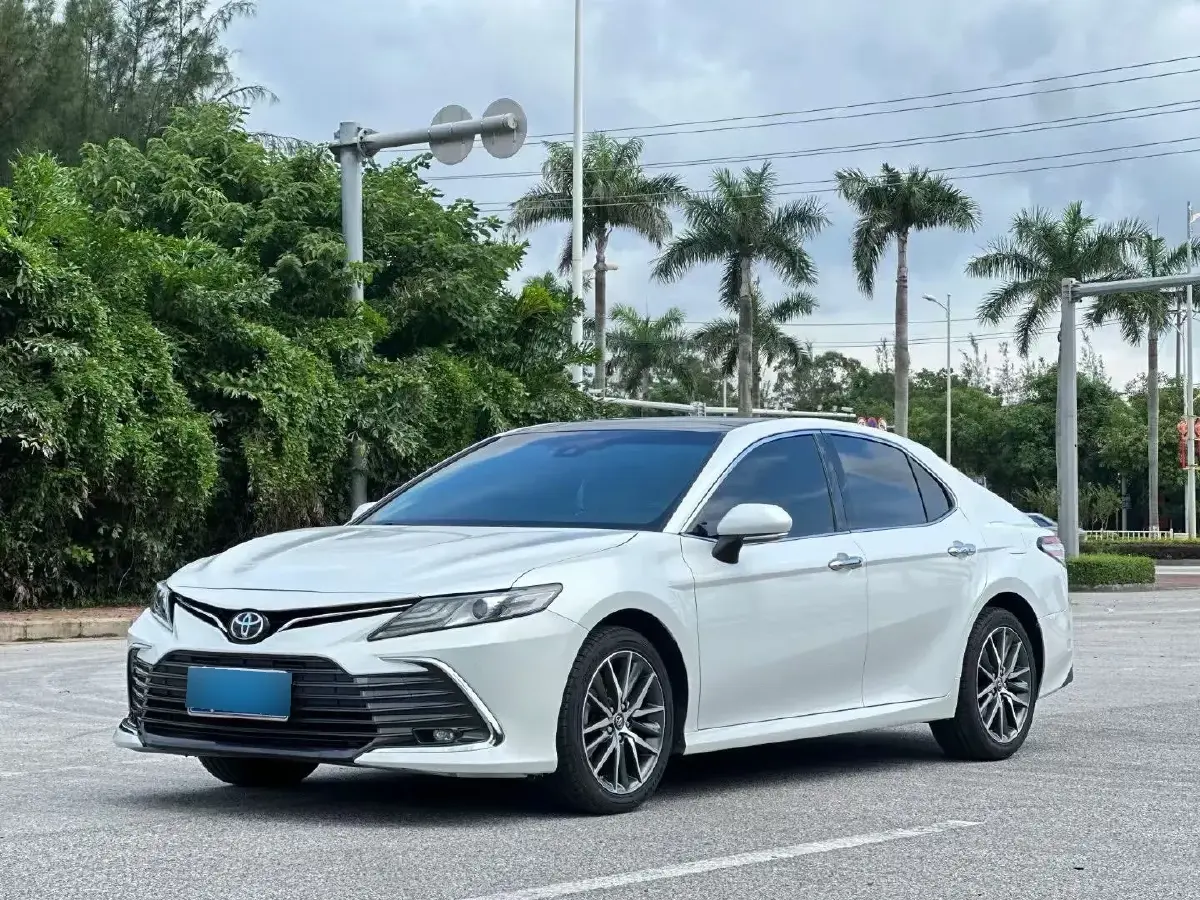 2021 Toyota Camry 2.5L 209HP L4 8AT