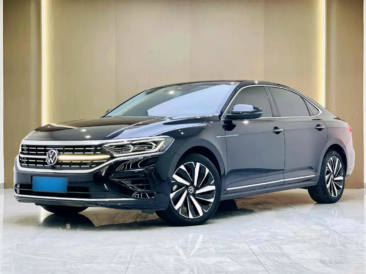 2022 Volkswagen Passat 2.0T 186HP L4 7DCT