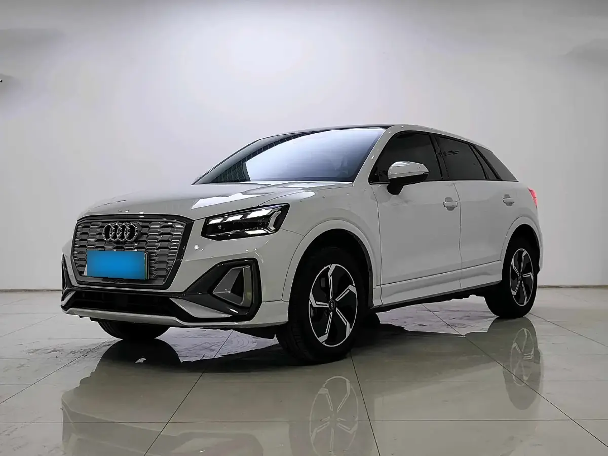 2022 Audi Q2L e-tron BEV 44.1KWH