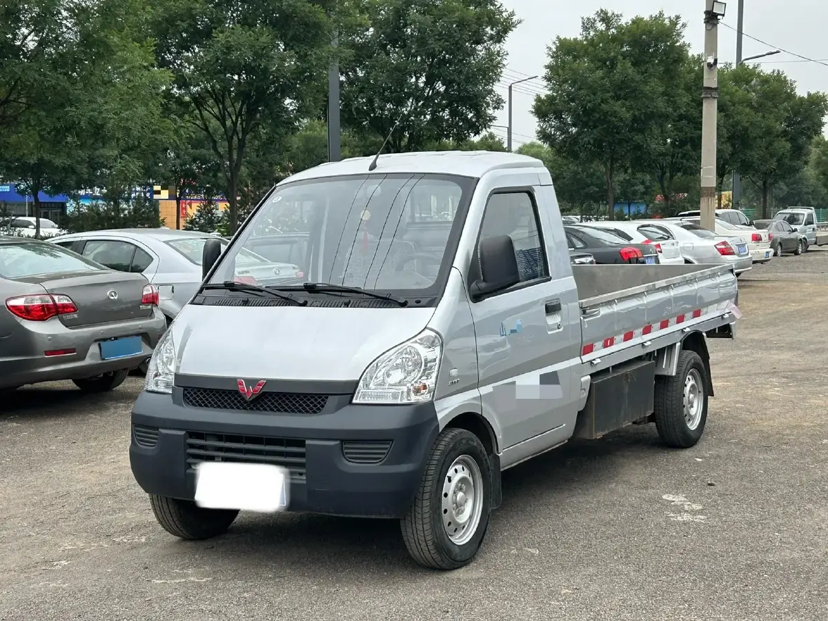 2021 WuLing RongGuang Mini Truck 1.5L 99HP L4 5MT