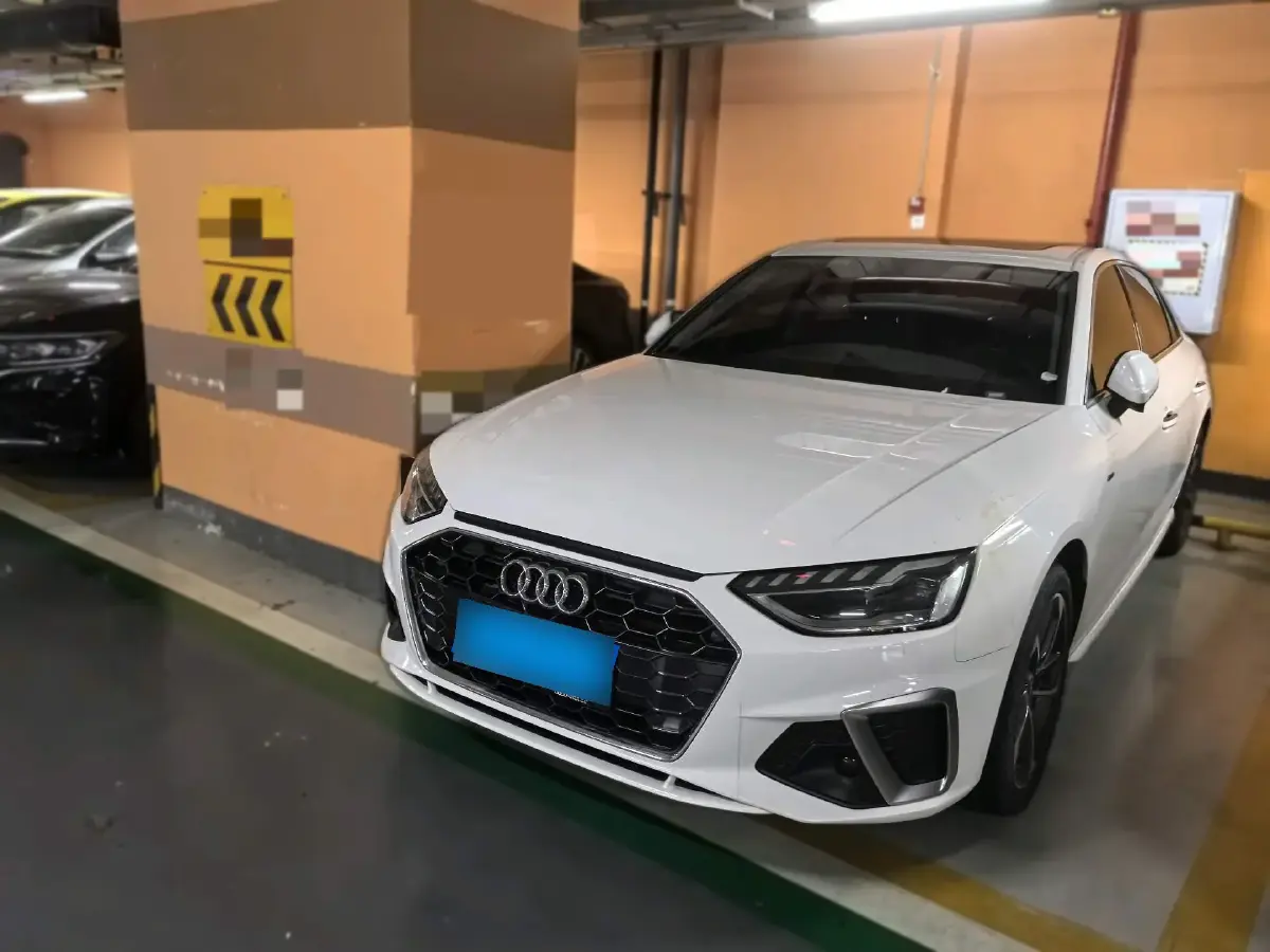 2023 Audi A4L 2.0T 190HP L4 7DCT