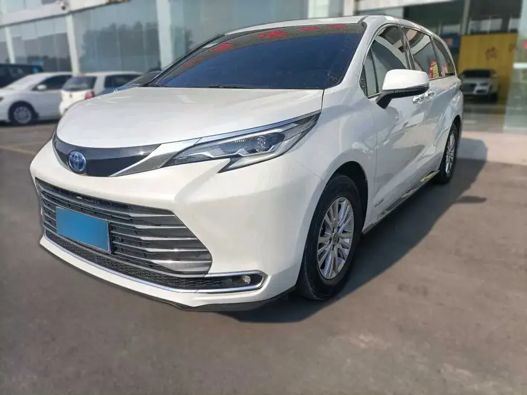 2021 Toyota Sienna 2.5L 192HP L4 E-CVT Hybrid