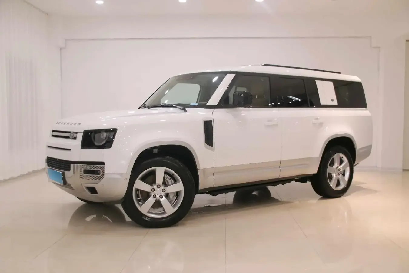 2023 Land Rover Defender 3.0T 400HP L6 8AT