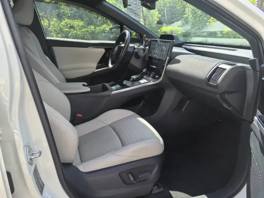 2024 Toyota BZ4X BEV 66.7KWH,autocango,china used car exporter,china ev exporter,chinese used car exporter,chinese used ev exporter