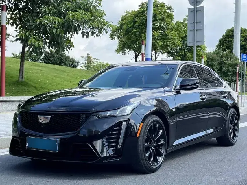 2022 Cadillac CT5 2.0T 237HP L4 10AT