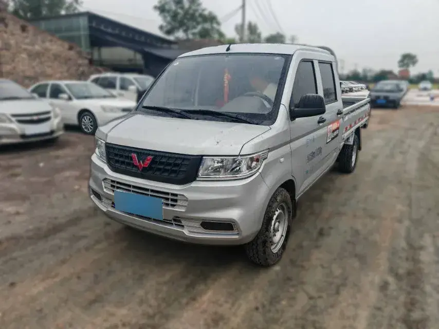 2023 WuLing RongGuang New Truck 1.5L 102HP L4 5MT