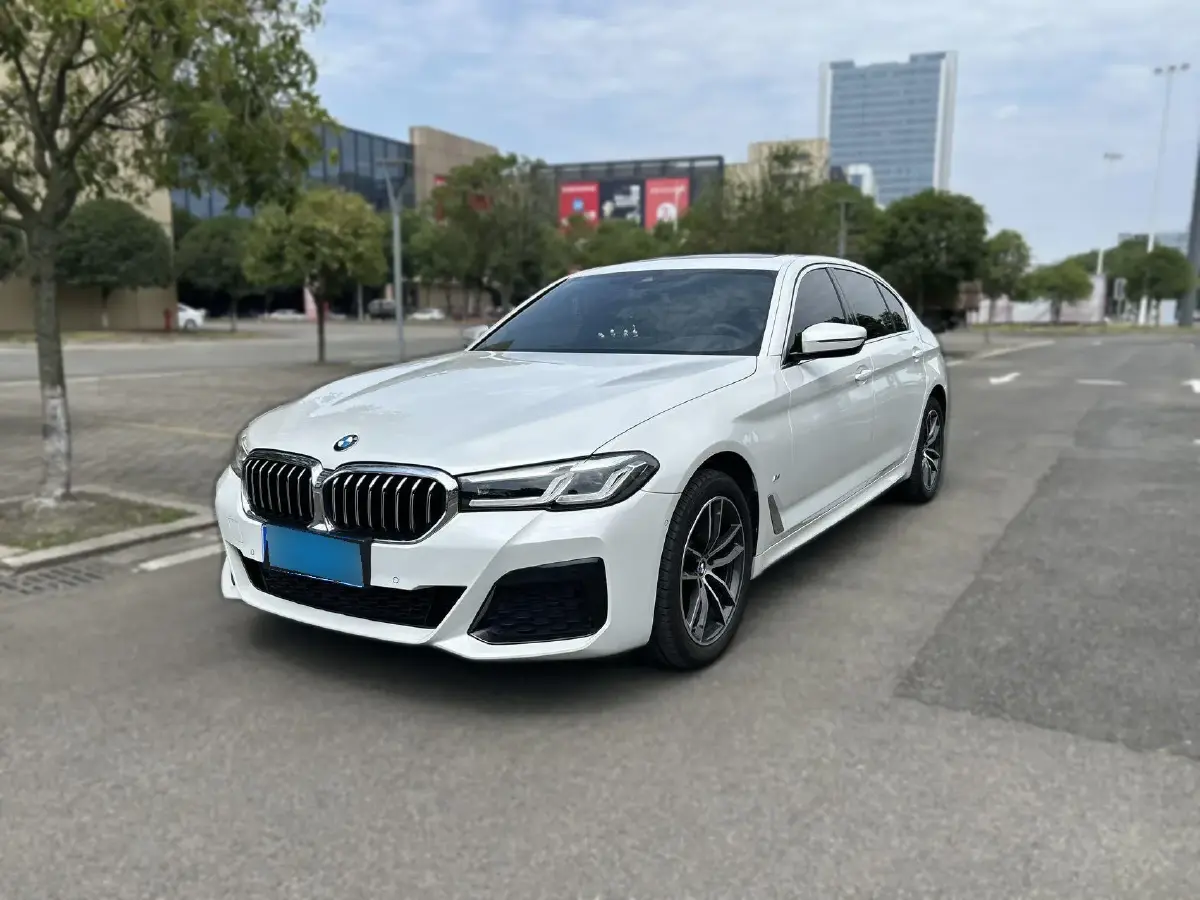 2022 BMW 5 Series 2.0T 184HP L4 8AT