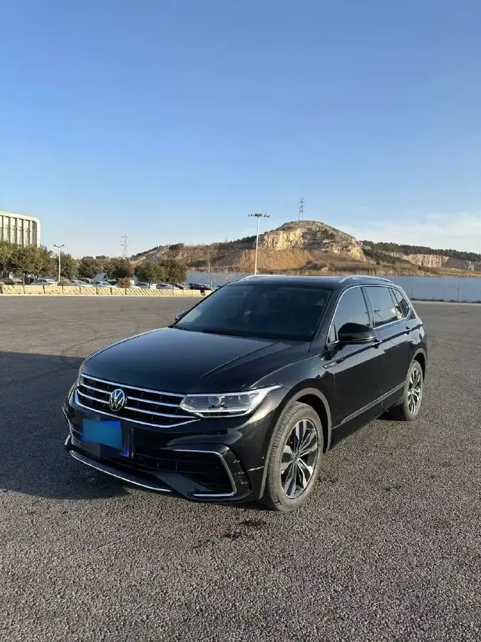 2024 Volkswagen Tiguan L 2.0T 186HP L4 7DCT