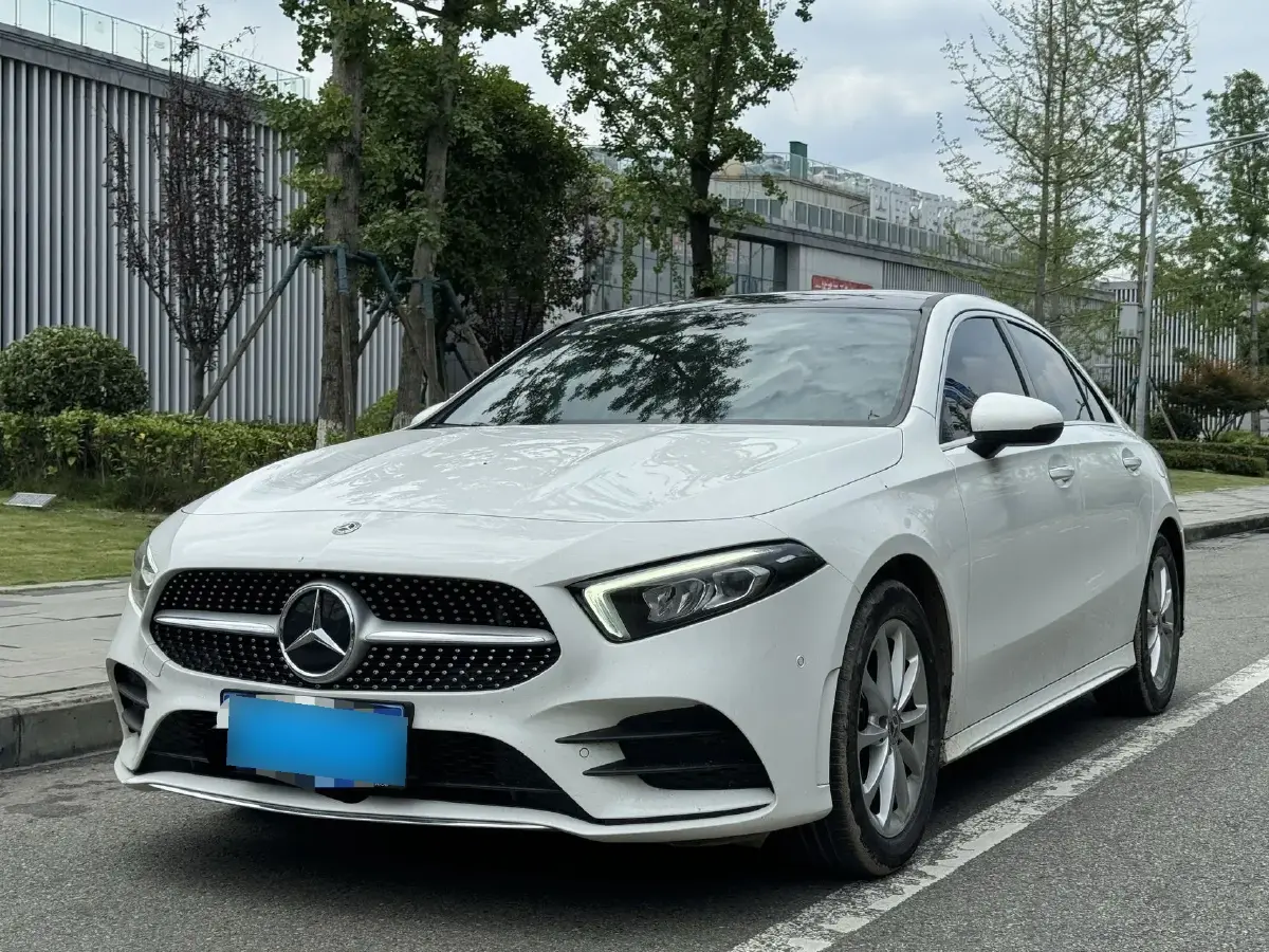 2022 Mercedes-Benz A Class 1.3T 163HP L4 7DCT