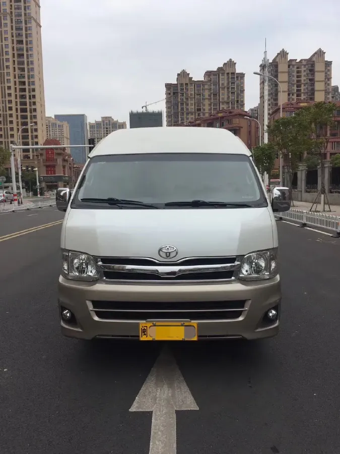 2011 Toyota Hiace 2.7L 154HP L4 4AT,autocango,china used car exporter,china ev exporter,chinese used car exporter,chinese used ev exporter