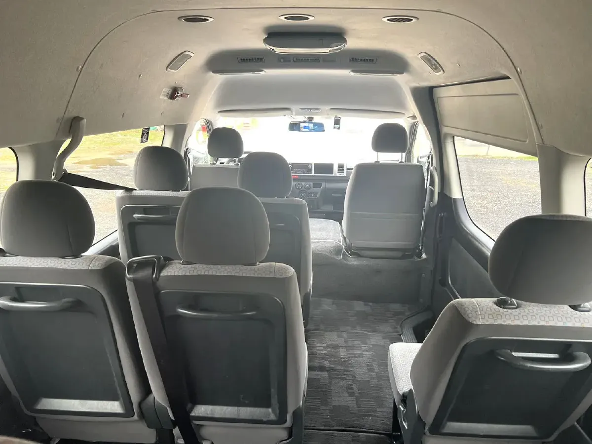 2011 Toyota Hiace 2.7L 154HP L4 4AT,autocango,china used car exporter,china ev exporter,chinese used car exporter,chinese used ev exporter