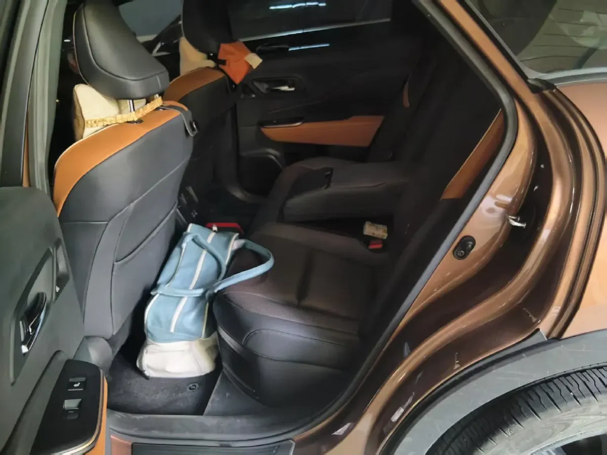 2023 Toyota CrownSportCross 2.4T 269HP L4 6AT Hybrid,autocango,china used car exporter,china ev exporter,chinese used car exporter,chinese used ev exporter