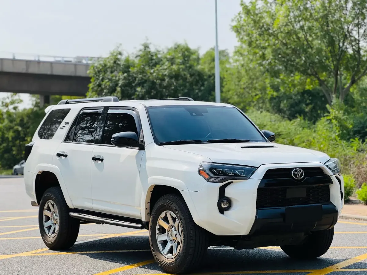 2020 Toyota Yaris 1.6T 261HP L3 6MT,autocango,china used car exporter,china ev exporter,chinese used car exporter,chinese used ev exporter